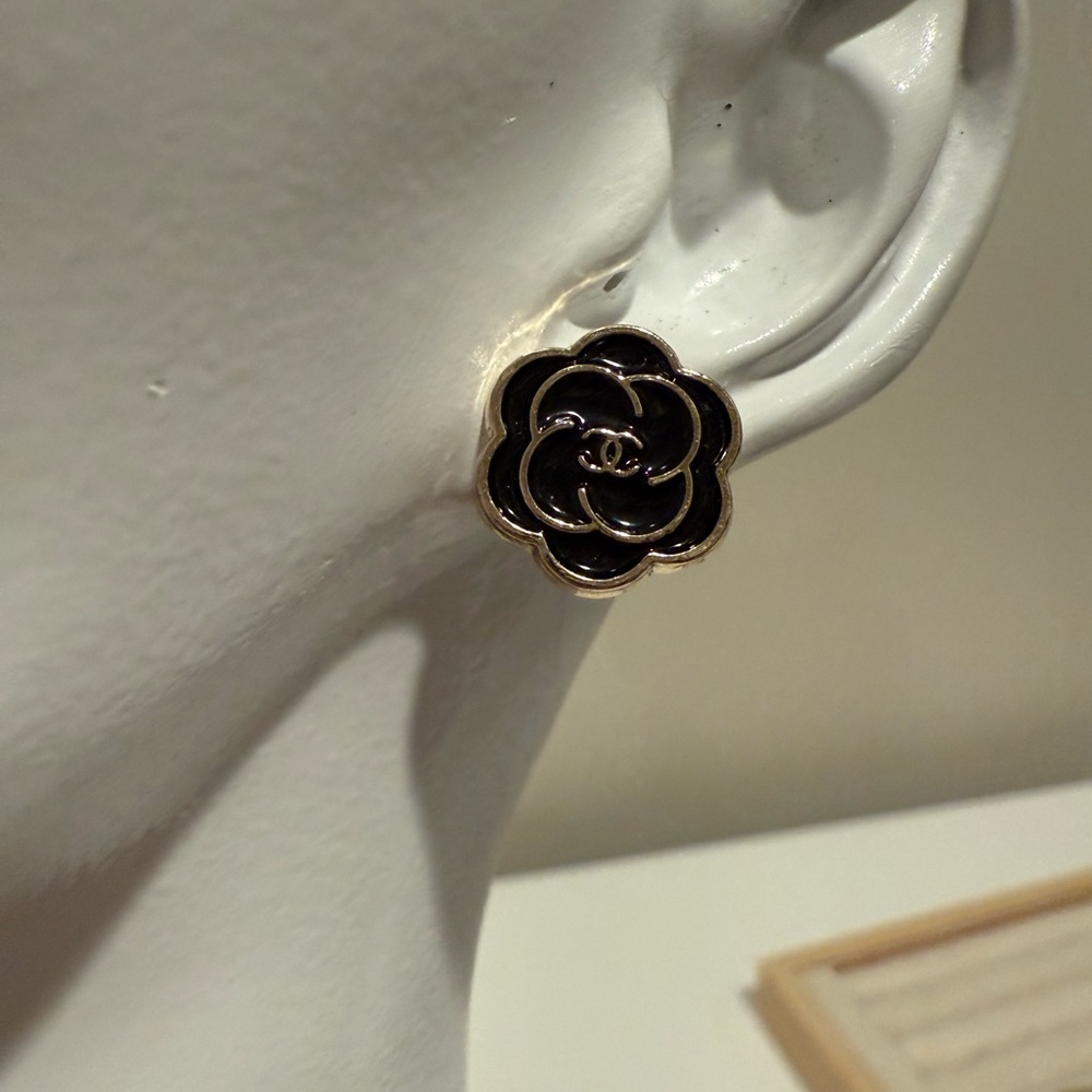 Buttons Elegant Black and Gold Earrings